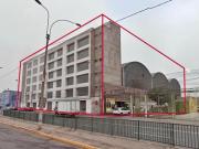 Edificio comercial + nave industrial en Ate Nicolas Ayllon