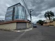 Edificio comercial rentero de venta en Cuenca Ecuador a...
