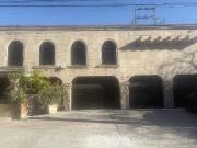 Edificio Comercial sobre Paseo los Leon, en Venta