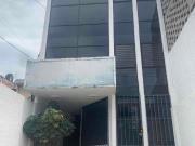 Edificio con 9 despachos