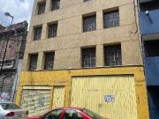 Edificio con uso comercial y oficinas