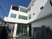 Edificio con uso de suelo en renta en avenida principal...