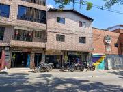 Edificio de 3 niveles En La América En Venta