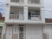Edificio de 3 pisos en venta