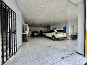 Edificio de 5 niveles para la venta en Laureles