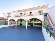 Edifício de Investimento em Altura com Comércio e...