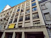 Edificio de oficinas entre medianeras de Arquitectura...