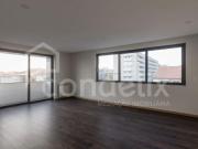 Edificio de referência na Avenida da Boavista, com...