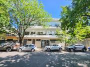 Edificio en alquiler de 3 plantas de 1960 m2, con...