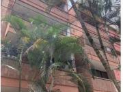 EDIFICIO EN EL CORAZÓN DE LAURELES A LA VENTA