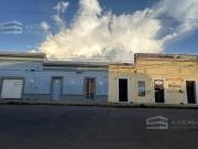 Edificio en venta en el centro a dos calles del Parque...