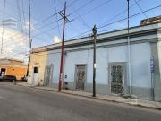 Edificio en venta en el centro a dos calles del Parque...