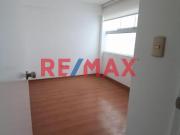 Edificio Multifamiliar Ubicado: Calle Bruselas Cdra 2...