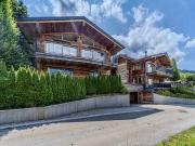 Edle Chalets in „Ski in & Ski out“ Lage mit imposanten...