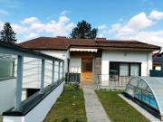 Edler Bungalow mit Swimmingpool zu verkaufen!