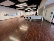 Edler Schauraum für PKW oder Motorradhandel inklusive...