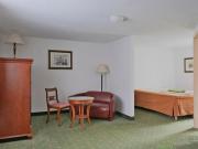 EF1039_M Dresden: Lockwitz, Erstbezug in neu möbliertes...