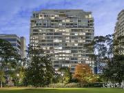 Effortless Elegance with Uninterrupted Park and Bay Views