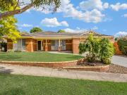 Effortless Family Style in Superb Location