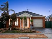 Effortless Living in a Serene Setting