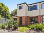 Effortless Living in a Spacious Upper Coomera Townhome...