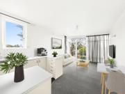 Effortless Living in a Timeless Toorak Setting