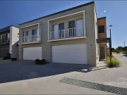 Effortless Living: Spacious 3 Bed Townhouse with Sleek...