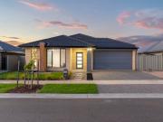 Effortless Modern Living in a Peaceful Family Setting