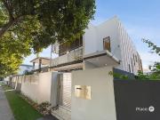 Effortless Bulimba Living