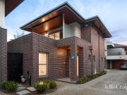 Effortless style and sweeping bay views