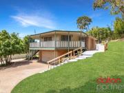 Effortlessly Inviting Family Home in a Fantastic Coastal...