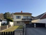 Ein besonderer Platz im Grünen – charmantes Haus in...