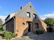 Ein bis Zweifamiliendoppelhaushälfte mit Traumgrundstück...