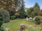 Ein bis Zweifamilienhaus auf herrlich angelegtem...