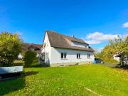 Ein bis Zweifamilienhaus mit Garage und Werkstatt in Neu...