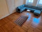 Ein grosses Zimmer in 2 er WG mit Wohnzimmer