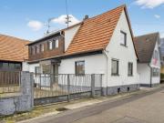 Ein Haus, das auf Ihre Ideen wartet – mit Scheune,...