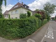 ein hübsches Haus im Dornröschenschlaf