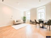EIN MEISTERWERK DES ALTBAU CHARMES – NEU SANIERTE 3...