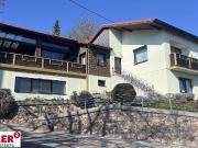 Ein und Mehrfamilienhaus mit Terrasse und Wintergarten