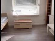 Ein Zimmer in Frauen WG ab sofort frei