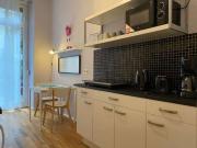 Ein Zimmer Wohnung mit kleiner Terrasse in Prenzlauer Berg