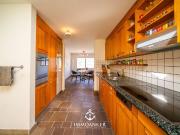 Generous 6.5 room single family house with lots of land...