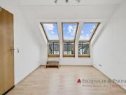 Ein Zweifamilienhaus mit kleiner Halle/Werkstadt in...