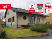 Ein Zweifamilienhaus mit viel Platz und klarer Struktur...