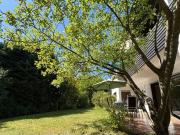 Ein Zweifamilienhaus mit wunderbarem Garten! Ein Zweifamilienhaus mit wunderbarem Garten!