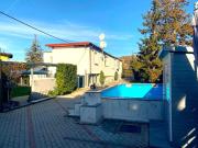 Ein /Zweifamilienhaus, neu renoviert, mit 2 Wohnungen je...