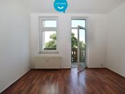 Ruhige Lage • Balkon • 3 Raum • Nussbaumlaminat •...