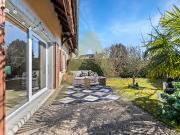 Eine angenehme, von Grün umgebene Villa