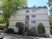 Eine neu renovierte Wohnung steht im Angebot Eine neu renovierte Wohnung steht im Angebot